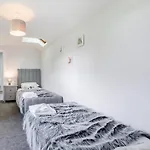 2 Bed In Oc-b32579 Feriehus *